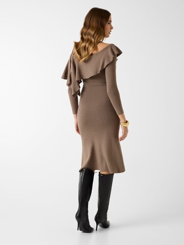 GUESS Kleid in Braun