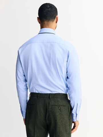 Next Regular Fit Hemd mit Krawatte in Blau