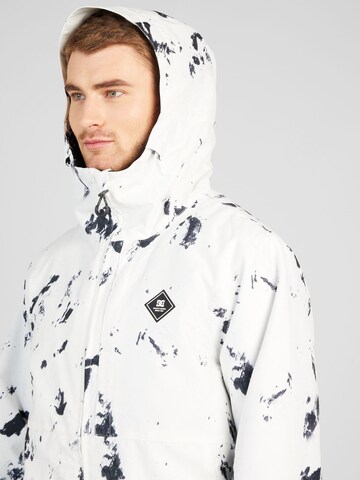 DC Shoes Outdoor jacket in White