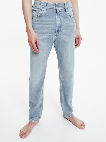 Calvin Klein Jeans Tapered Jeans in Blau: predná strana