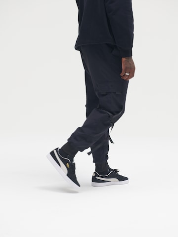 Tapered Pantaloni cargo 'Jack' di Sinned x ABOUT YOU in nero