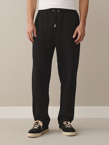 Tapered Pantaloni di Next in nero: frontale