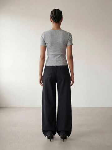 ARMIEMajica 'The Petra T-shirt - Light Grey Melange' - siva boja