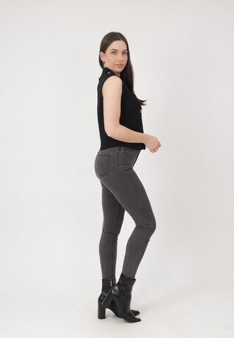 Elara Bluse in Schwarz