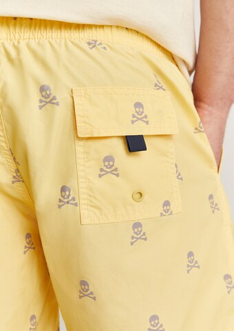 Scalpers Plavecké šortky 'Skull Classic' – žlutá