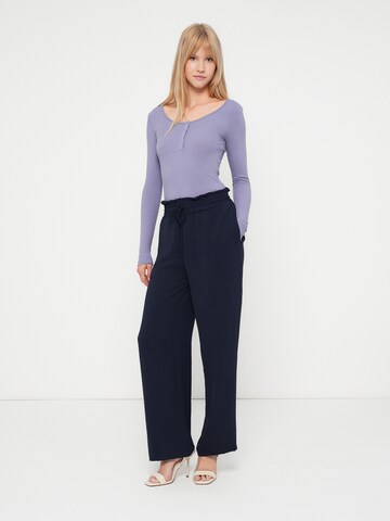 VILA Regular Pants 'VITIFF' in Blue