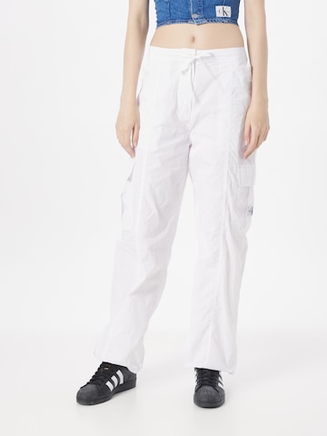 Loosefit Pantalon cargo Calvin Klein Jeans en blanc : devant