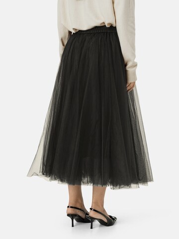 Masai Skirt 'Scarlet' in Black