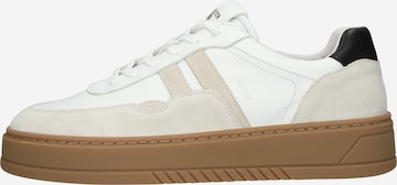 BLACKSTONE - Sapatilhas baixas 'Garnet Koda' em preto: frente