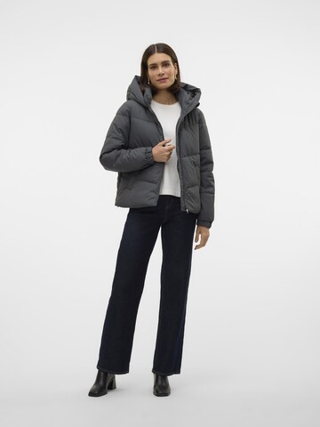 VERO MODA Winterjacke 'GRETAMIA' in Schwarz
