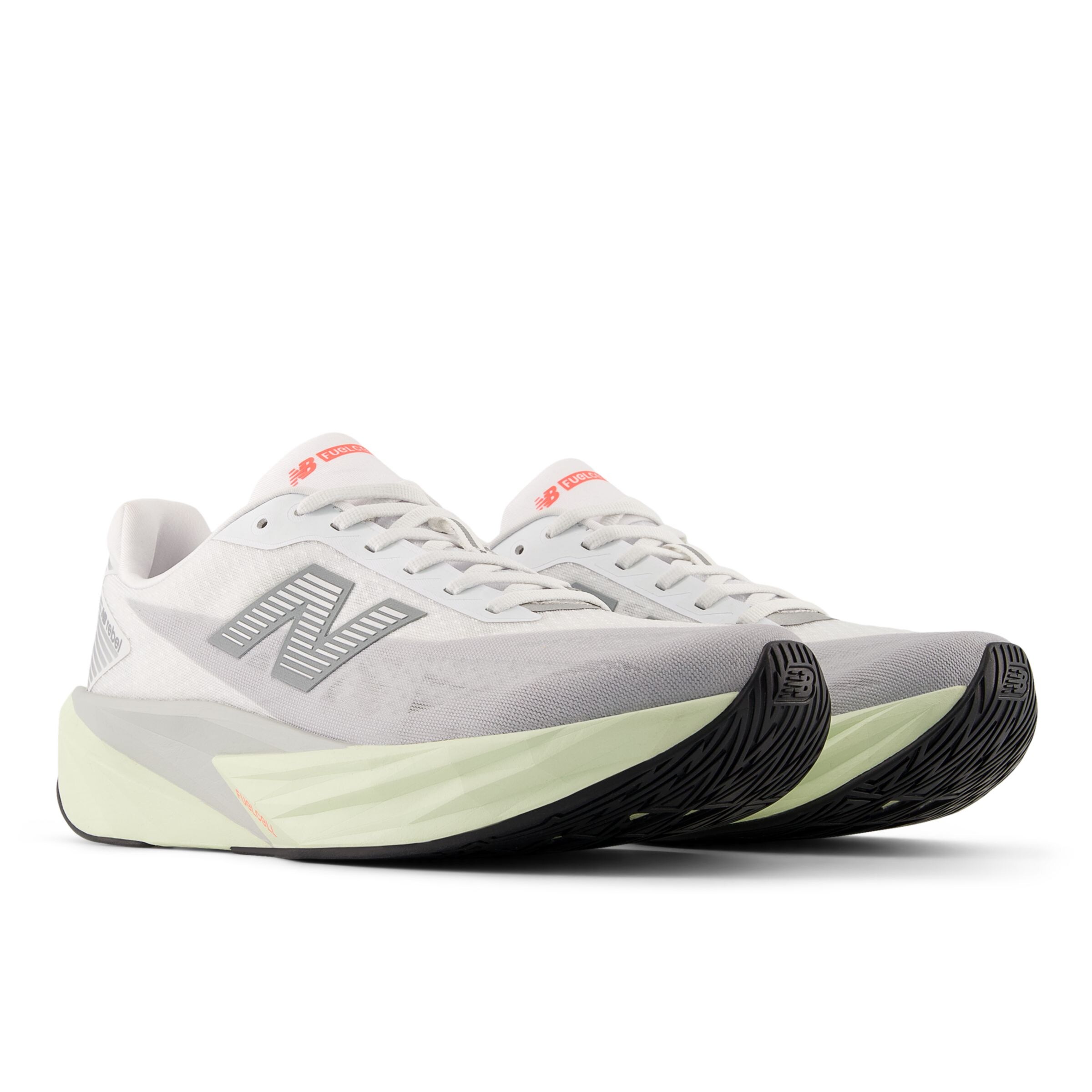 Chaussure de course 'Rebel v5' new balance en gris