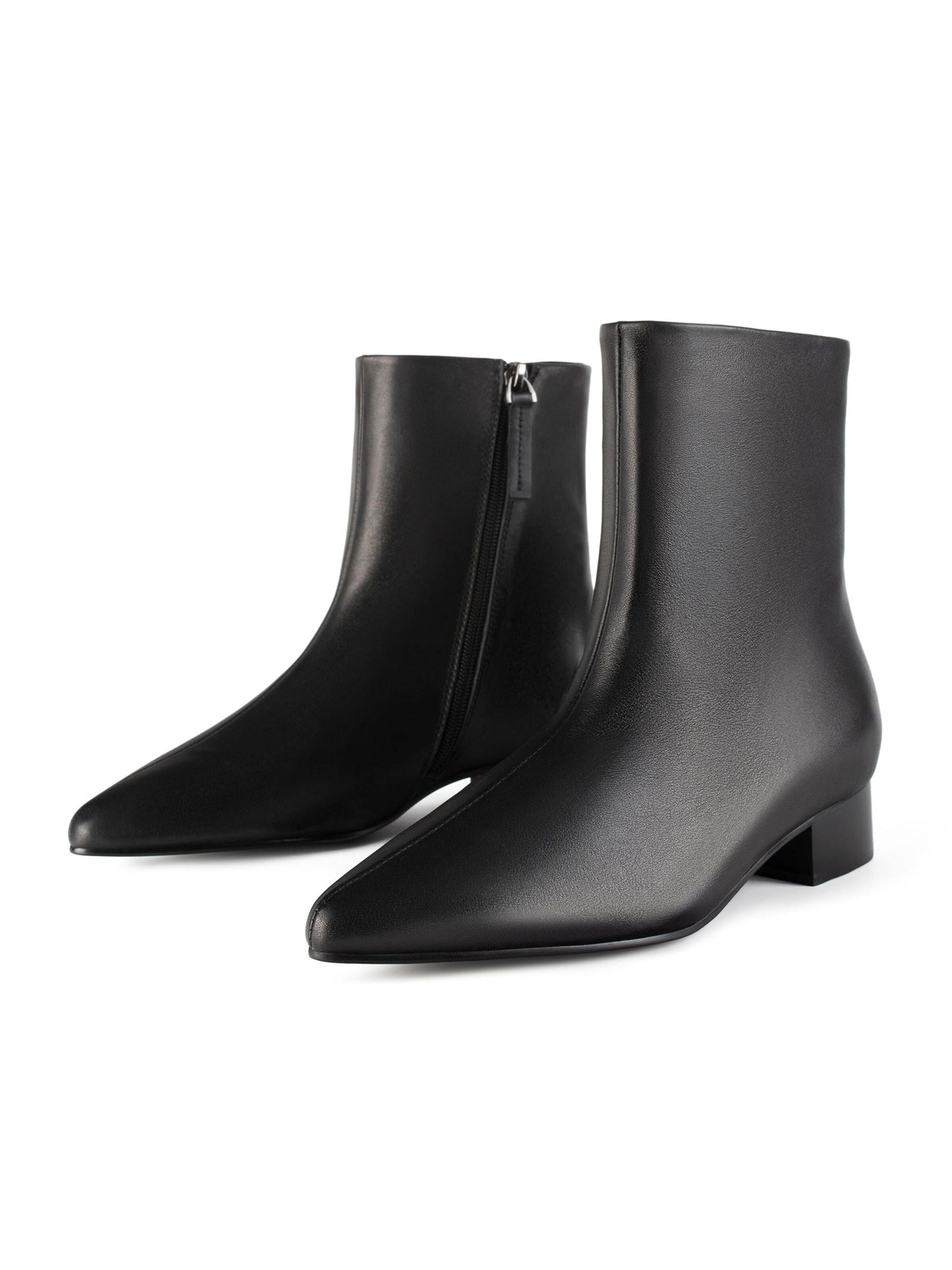 L37 HANDMADE SHOES - Botas pelo tornozelo 'RAVEN GLIDE' em preto