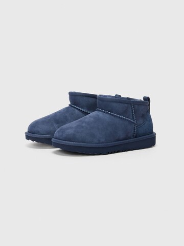 Bocanci de zăpadă 'CLASSIC ULTRA MINI' de la UGG pe albastru