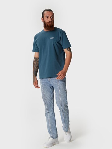 Oldskull Shirt in Blau: Vorderseite