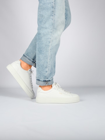 BLACKSTONE Sneakers laag 'Mae BL478' in Wit