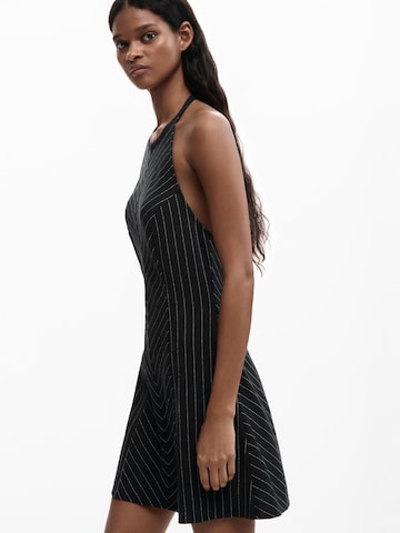 Rochie de la Desigual pe negru