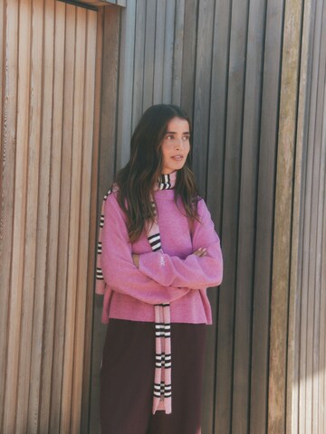 Pull-over self. en rose : devant