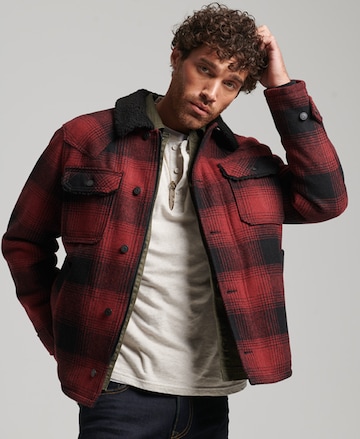 Superdry Tussenjas in Rood: voorkant