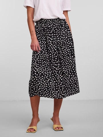 PIECES Skirt 'Nya' in Black: front
