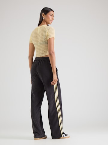 ADIDAS ORIGINALS Loosefit Kalhoty 'Firebird' – černá