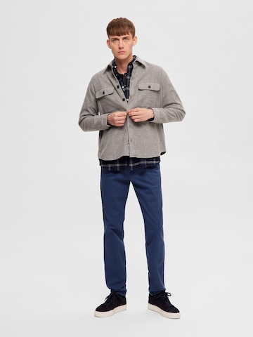 Fit confort Chemise 'SLHMASON' SELECTED HOMME en gris