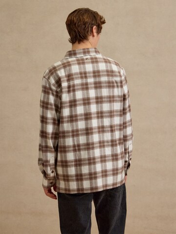 DAN FOX APPAREL Regular fit Button Up Shirt 'Mattes' in Brown