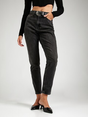 TOPSHOP Tapered Jeans in Black: front