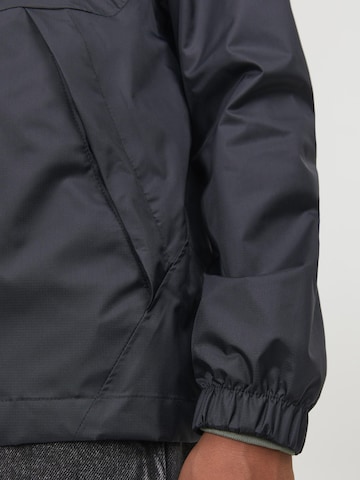 Jack & Jones Junior Performance Jacket in Black