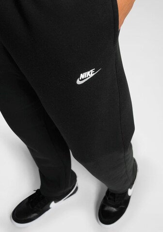 Nike Sportswear Normalny krój Spodnie 'CLUB FLEECE' w kolorze czarny