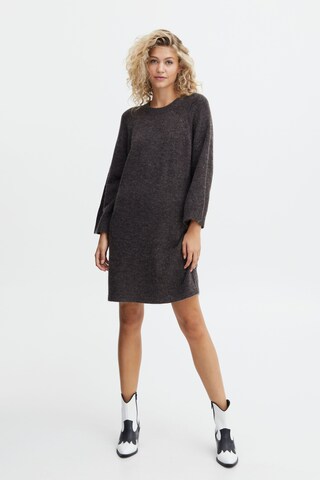 b.young Strickkleid in Braun