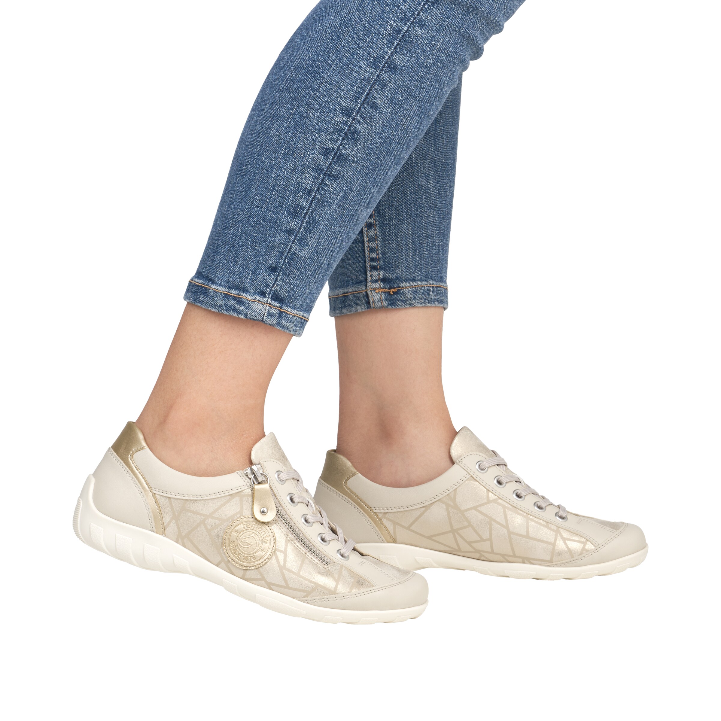 Baskets basses REMONTE en or