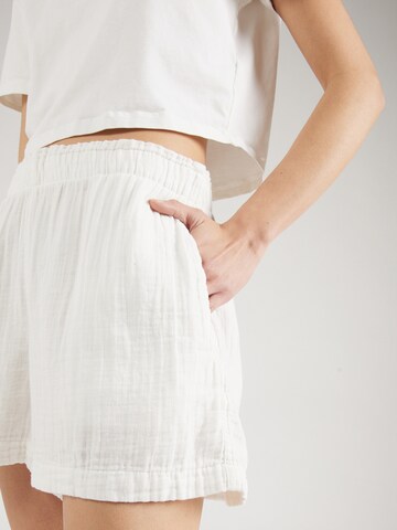 GAP - Loosefit Pantalón en blanco