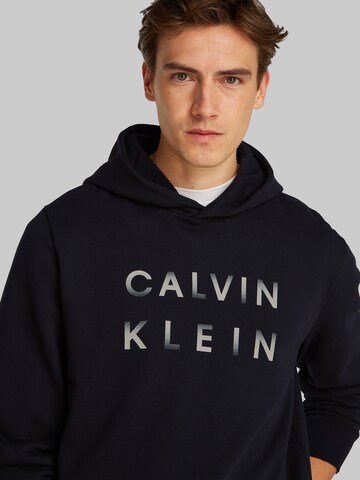 Felpa di Calvin Klein in nero