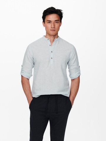 Coupe slim Chemise 'Caiden' Only & Sons en bleu : devant