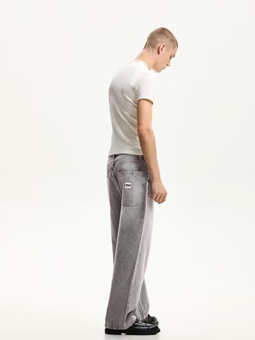 Bershka Ohlapna forma Kavbojke | siva barva