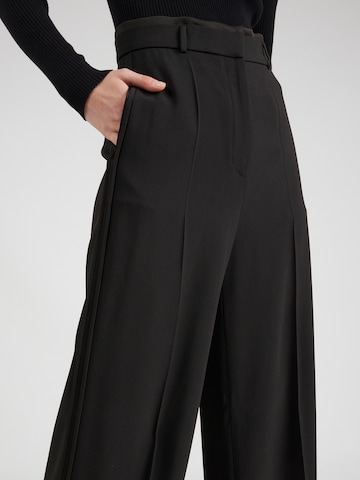 Wide leg Pantaloni con piega frontale di BOSS Black in nero