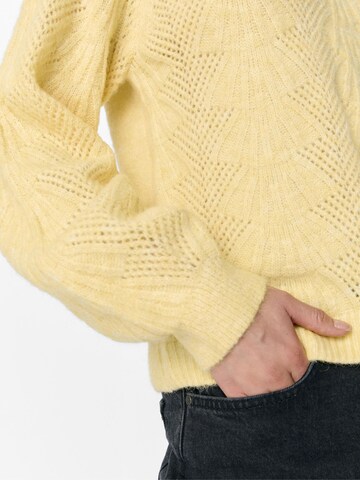 OBJECT Sweater in Yellow
