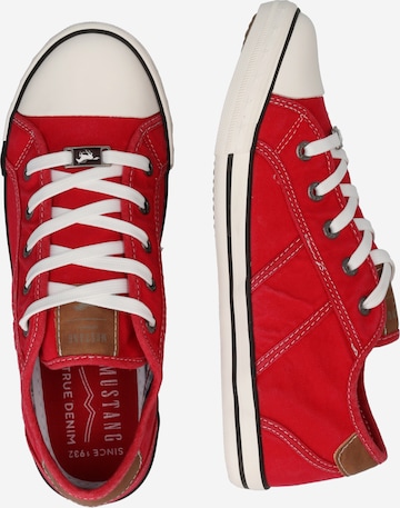 Sneaker bassa di MUSTANG in rosso