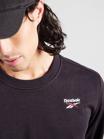 Hanorac sport de la Reebok pe negru