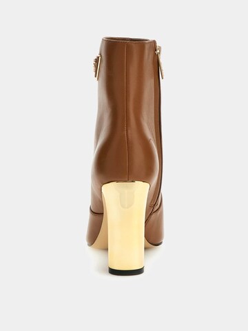 GUESS Stiefel in Braun