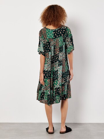 Robe ' ' Apricot en vert