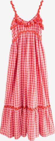 Next Mekko värissä punainen: etupuoli