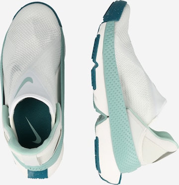 Nike Sportswear - Sapatilhas slip-on 'GO FLYEASE' em branco