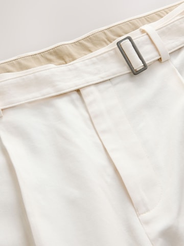 Loosefit Pantaloni con pieghe di Next in bianco