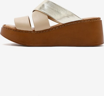 Derimod Mule in Beige: front