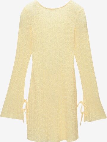 Pull&Bear Dress in Yellow: front