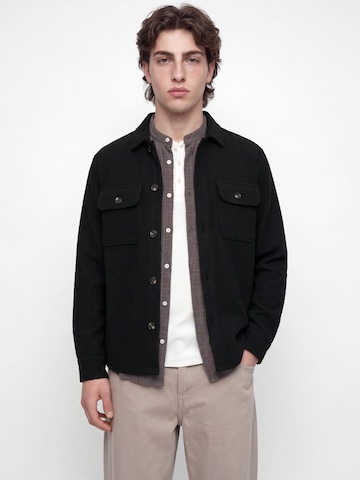 JACK & JONES Regular fit Button Up Shirt 'JJERegent' in Black: front