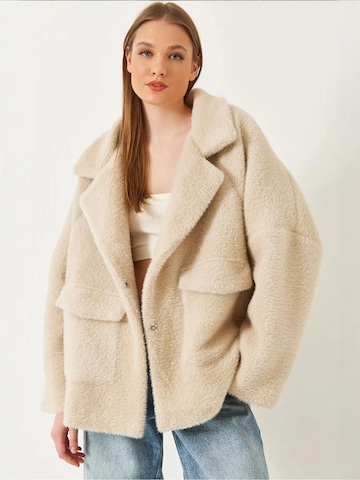 Cappotto invernale di Bianco Lucci in beige: frontale