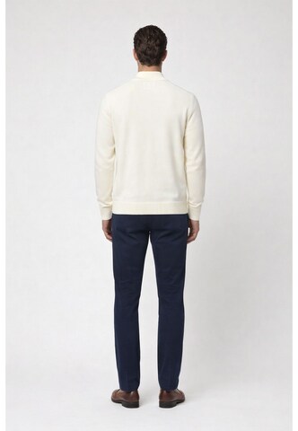 Pulover de la Felix Hardy pe alb