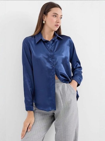 Bigdart - Blusa em azul: frente